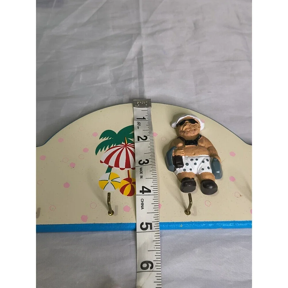 1989 Beachcombers Wooden Wall Mount For Keys Novelty Coastal Beach Guy